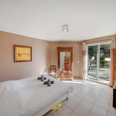Maison De La Pointe - 4 Etoiles - Vue - Piscine - Canadel 别墅 *
