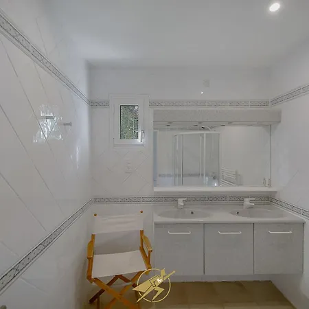 别墅 Maison De La Pointe - 4 Etoiles - Vue - Piscine - Canadel *